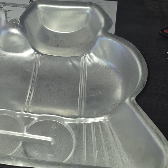 1991 Wilton 2105-9433 Train Birthday Locomotive Cake Party Pan Mold Retired CUTE - Picture 3 of 3